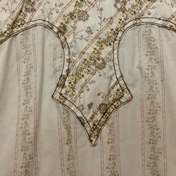 Arizona Jeans Co. western style women’s button up shirt - Picture 7 of 13